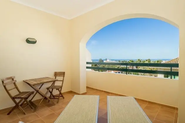 Standard Tek Büyük veya İki Ayrı Yataklı Oda, Balkon