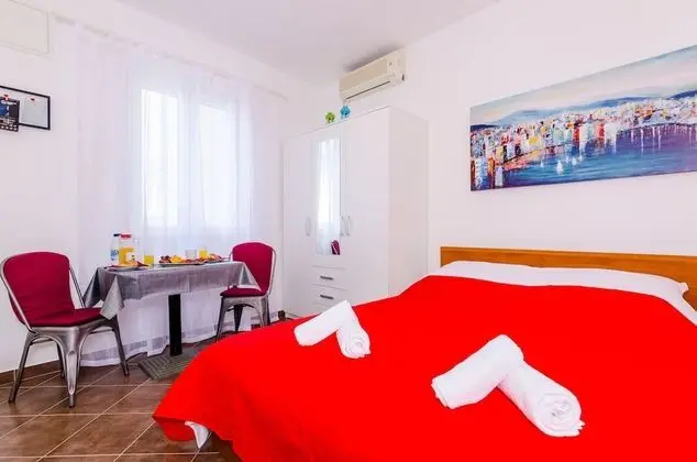 Stüdyo (Studio Apartment with Terrace)