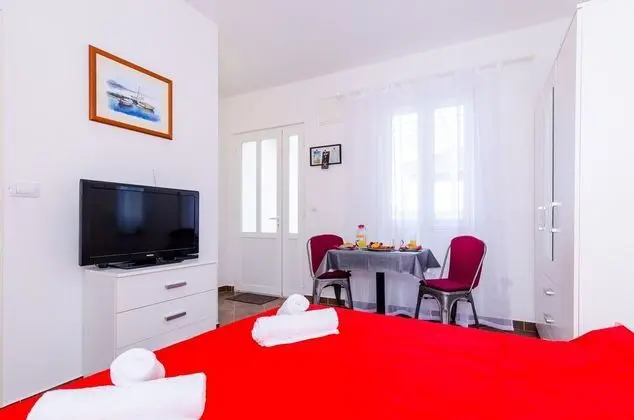 Stüdyo (Studio Apartment with Terrace)