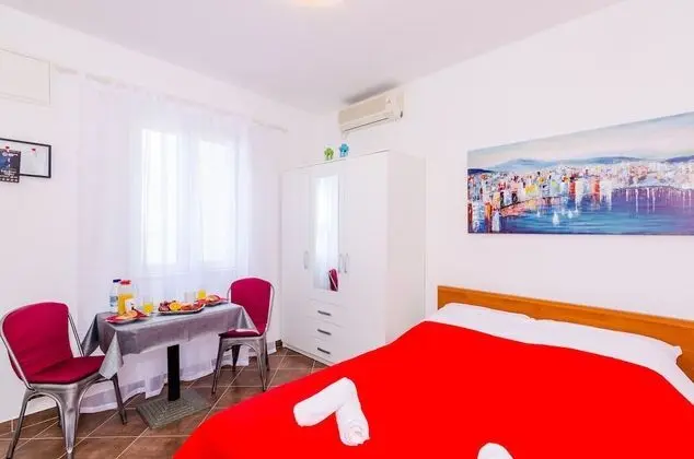 Stüdyo (Studio Apartment with Terrace)