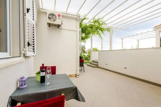 Stüdyo (Studio Apartment with Terrace)