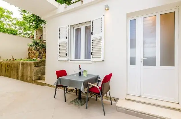 Stüdyo (Studio Apartment with Terrace)