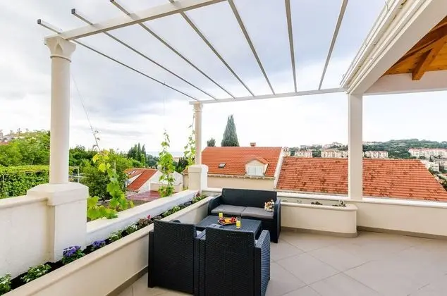 Stüdyo (Studio Apartment with Terrace)