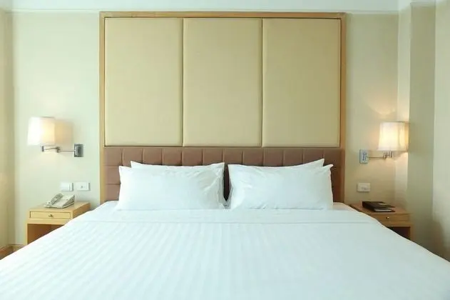 Senior Deluxe Suite