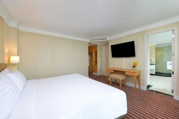 Senior Deluxe Suite