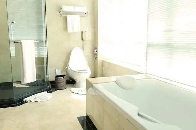 Senior Deluxe Suite