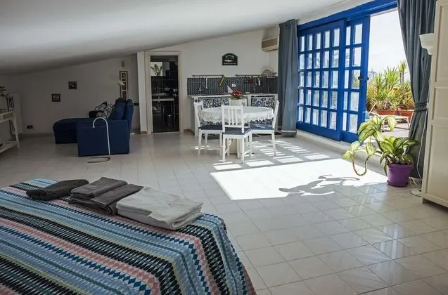 Apart Daire, Teras, Şehir Manzaralı