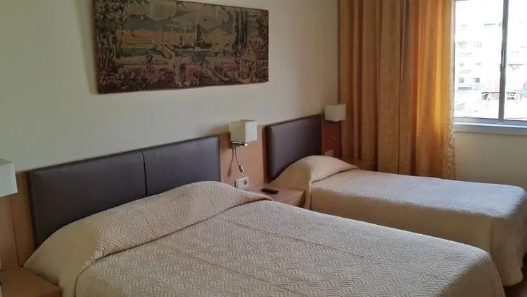 Üç Kişilik Oda