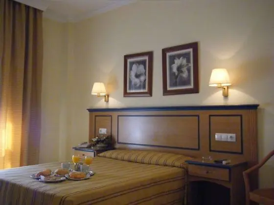 Tek Büyük Yataklı Oda (with extra bed)