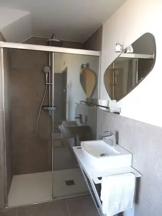 Tek Büyük Yataklı Oda, Göl Manzaralı (Fuego)