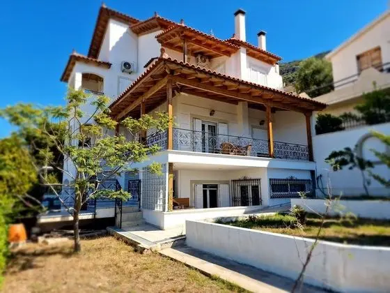 Villa, 4 Yatak Odası, Şömine