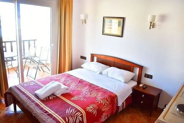 Tek Büyük Yataklı Oda, 1 Büyük (Queen) Boy Yatak, Dağ Manzaralı