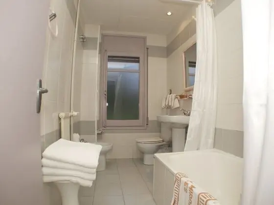 Basic Tek Büyük Yataklı Oda, Dağ Manzaralı