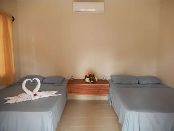 Tek Büyük Yataklı Oda, 2 Çift Kişilik Yatak
