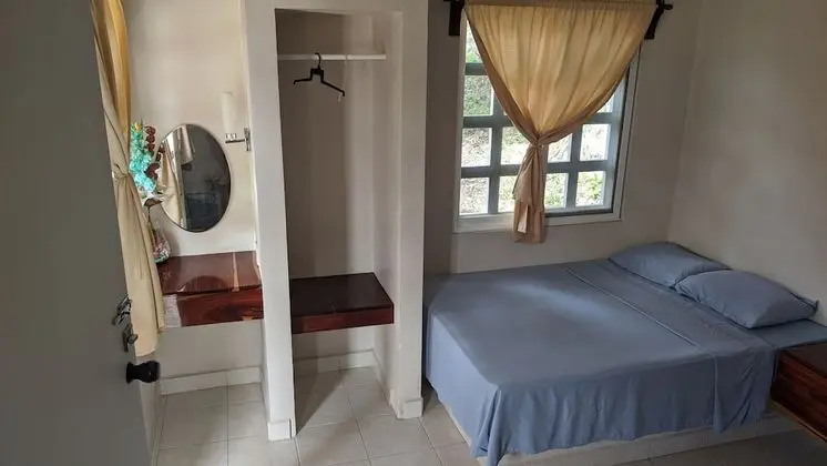 Tek Büyük Yataklı Oda, 2 Çift Kişilik Yatak