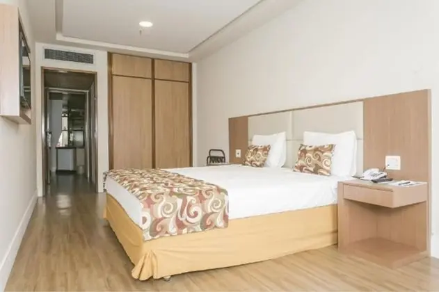 Deluxe Oda, 1 En Büyük (King) Boy Yatak