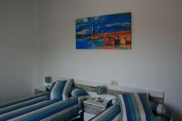 İki Ayrı Yataklı Oda, Ortak Banyo