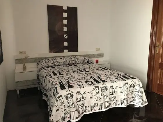 Tek Büyük Yataklı Oda, Ortak Banyo