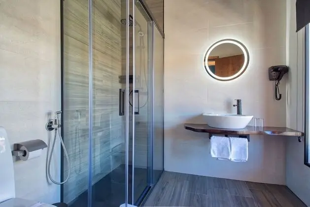 Üç Kişilik Oda (201)