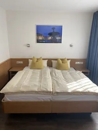 Business Tek Büyük Yataklı Oda