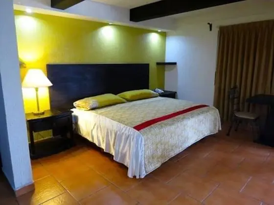 Üç Kişilik Oda (3 Double Beds)