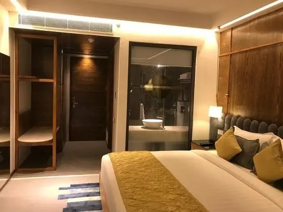 Corporate Room