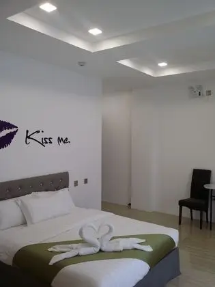 Honeymoon Stüdyo Süit, Birden Çok Yatak, Küçük Mutfak