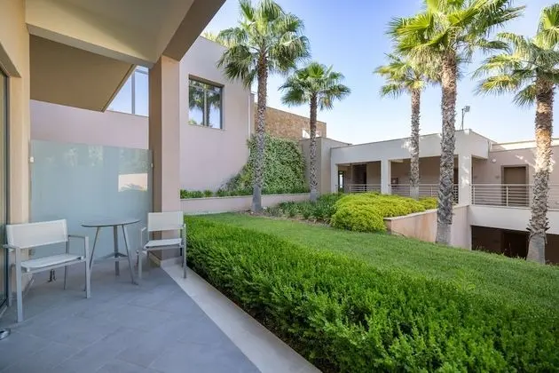 Deluxe Garden View Room