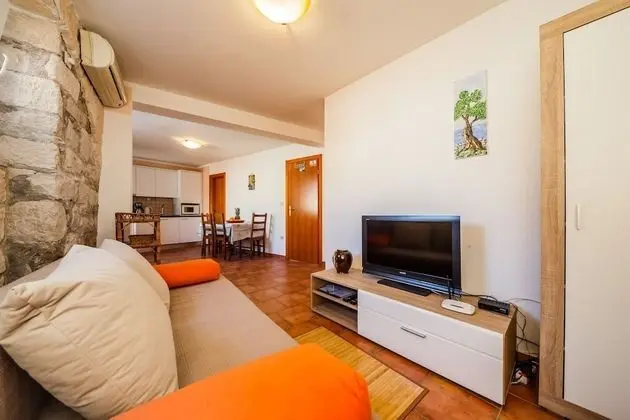 Apart Daire (Villa Mirakul - A2(4+1) with terrace)