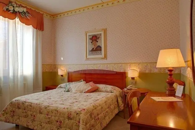 Standard Tek Büyük veya İki Ayrı Yataklı Oda