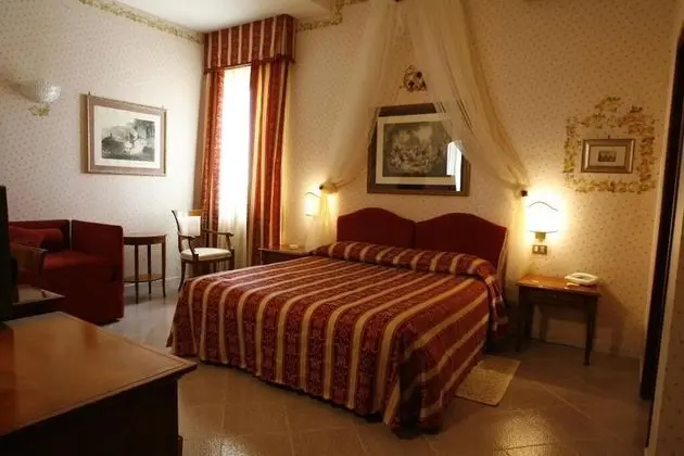 Standard Üç Kişilik Oda