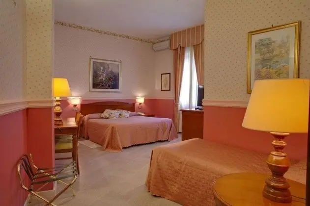 Standard Üç Kişilik Oda