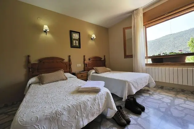 Tek Büyük Yataklı Oda, 2 Tek Kişilik Yatak, Vadi Manzaralı