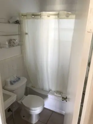 Oda, 1 En Büyük (King) Boy Yatak ve Çekyat, Mutfak, Avlu Manzaralı (2nd Floor)