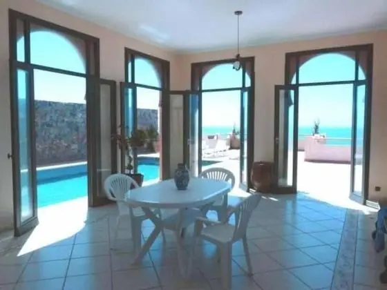 Villa, Okyanus Manzaralı