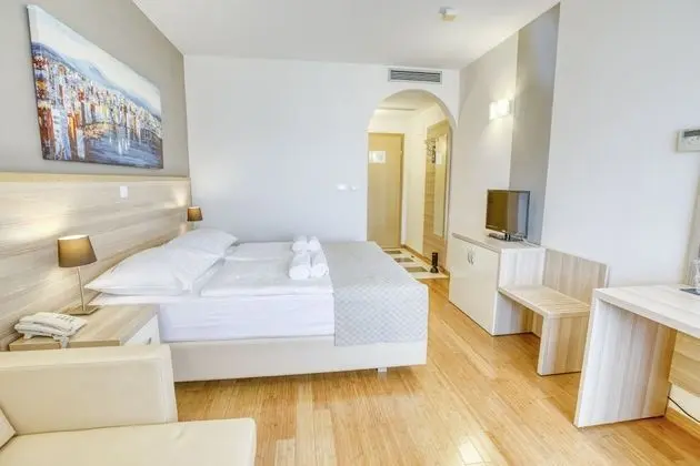 Grand Tek Büyük Yataklı Oda