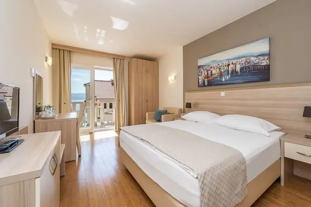 Grand Tek Büyük Yataklı Oda
