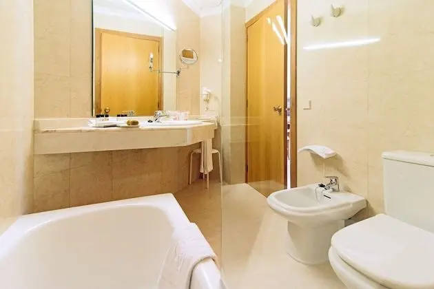 Tek Büyük Yataklı Oda, Balkon, Deniz Manzaralı