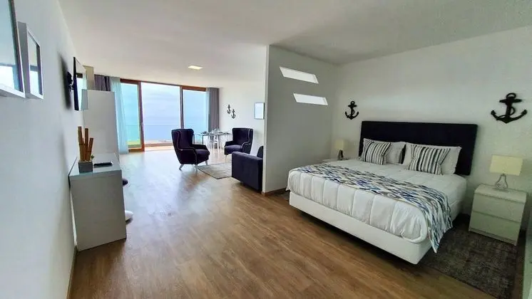 Panoramic Apart Daire, Ek Bina