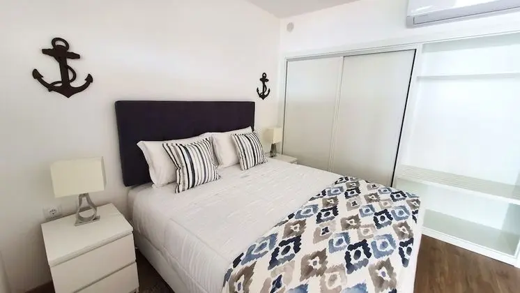 Panoramic Apart Daire, Ek Bina