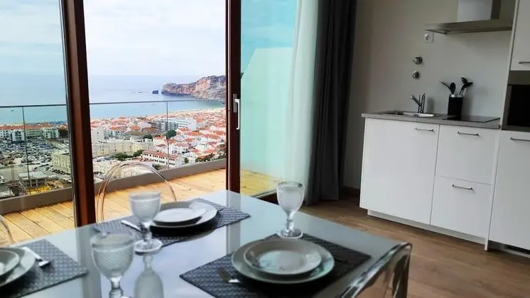 Panoramic Apart Daire, Ek Bina