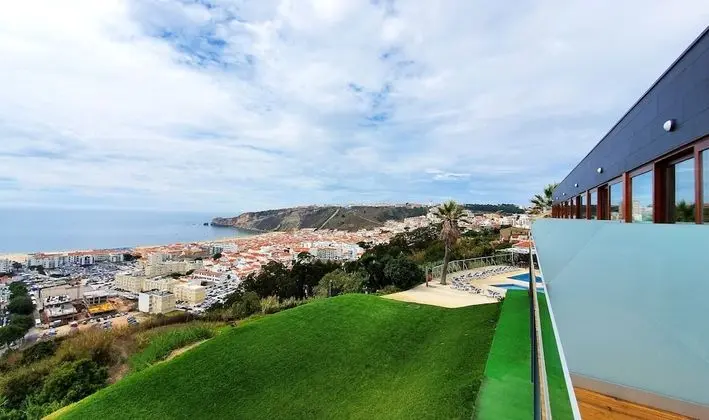 Panoramic Apart Daire, Ek Bina