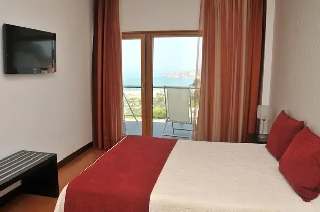 Tek Büyük veya İki Ayrı Yataklı Oda, Deniz Manzaralı