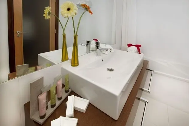 Tek Büyük veya İki Ayrı Yataklı Oda, Deniz Manzaralı