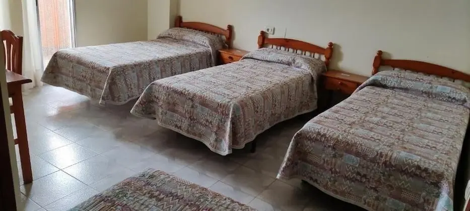 Üç Kişilik Oda