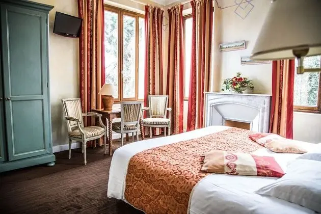 Büyük, Bir adet Çift Kişilik Yataklı, Panoramik Manzaralı