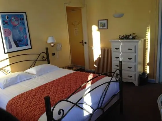 Büyük, Bir adet Çift Kişilik Yataklı, Panoramik Manzaralı