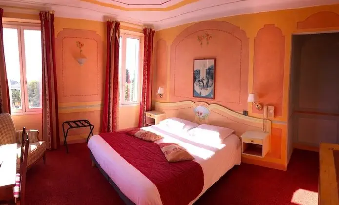 Büyük, Bir adet Çift Kişilik Yataklı, Panoramik Manzaralı