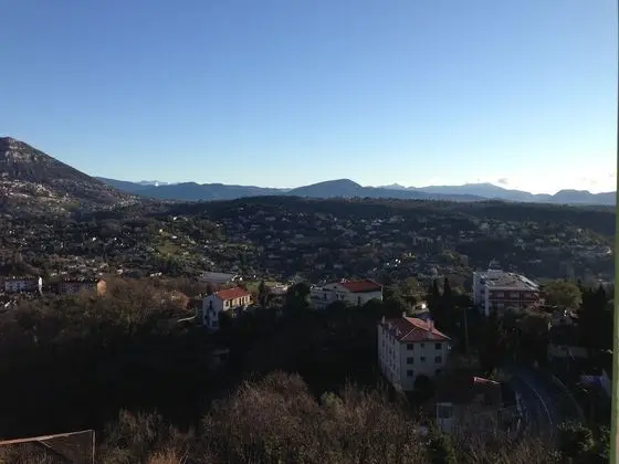 Büyük, Bir adet Çift Kişilik Yataklı, Panoramik Manzaralı