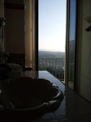 Büyük, Bir adet Çift Kişilik Yataklı, Panoramik Manzaralı